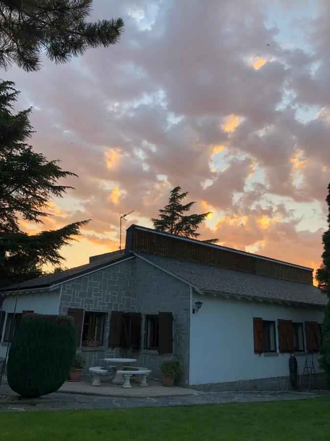Villa Aurelia - Casa De Campo Con Jardin Y Piscina Entre Madrid Y Segovia Ortigosa del Monte Kültér fotó