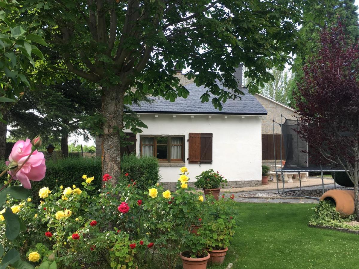 Villa Aurelia - Casa De Campo Con Jardin Y Piscina Entre Madrid Y Segovia Ortigosa del Monte Kültér fotó